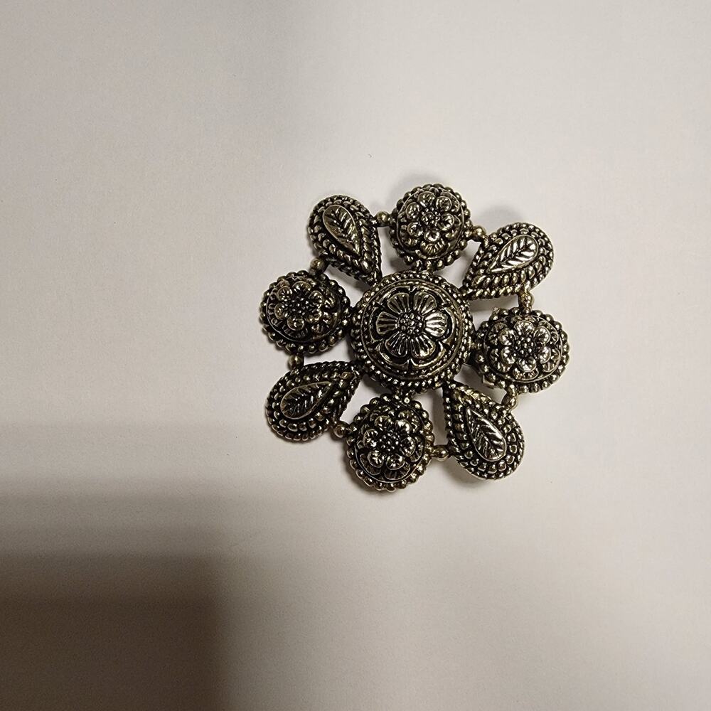 Sylvia Dahl Scarf clip Silver Tone round pre-owned jb